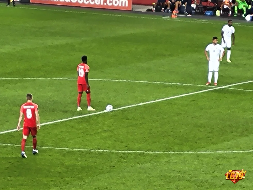 Alphonso Davies trong màu áo Canada, ảnh minh họa bài South Africa vs Canada