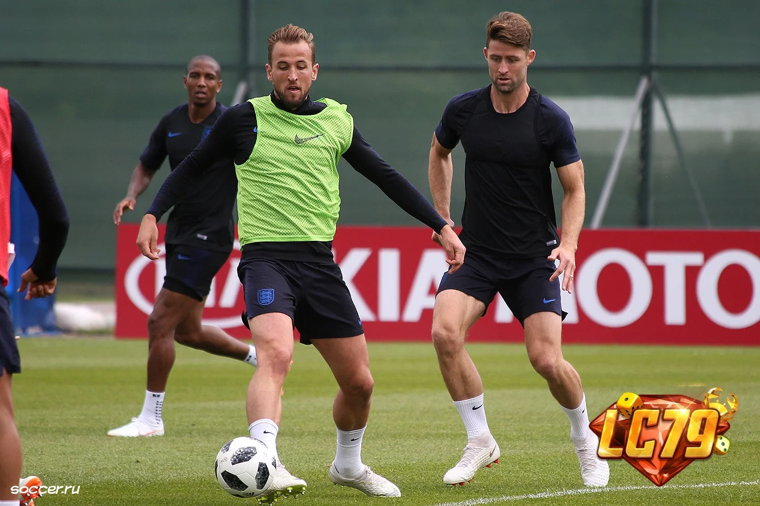 Harry Kane tập cùng đội tuyển Anh