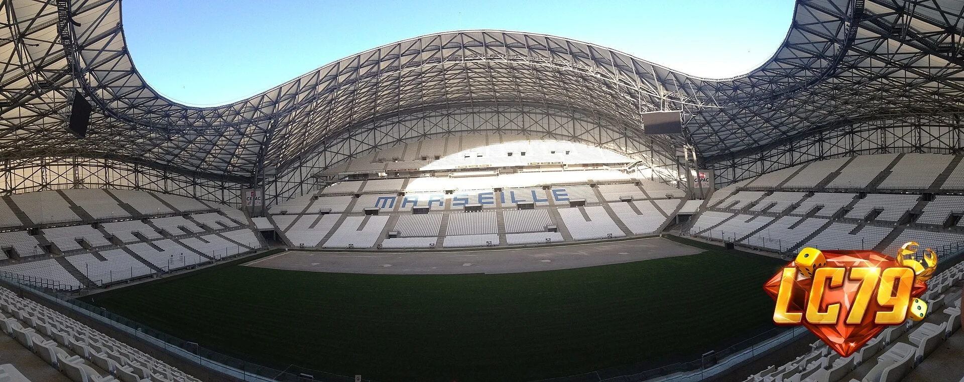 Stade Vélodrome, sân nhà Marseille, ảnh Wikimedia Commons đã đóng watermark LC79