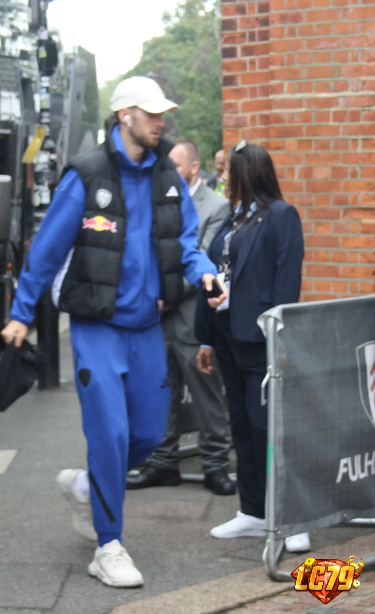 Anton Stach của Leeds United, ảnh Wikimedia Commons đã đóng watermark LC79