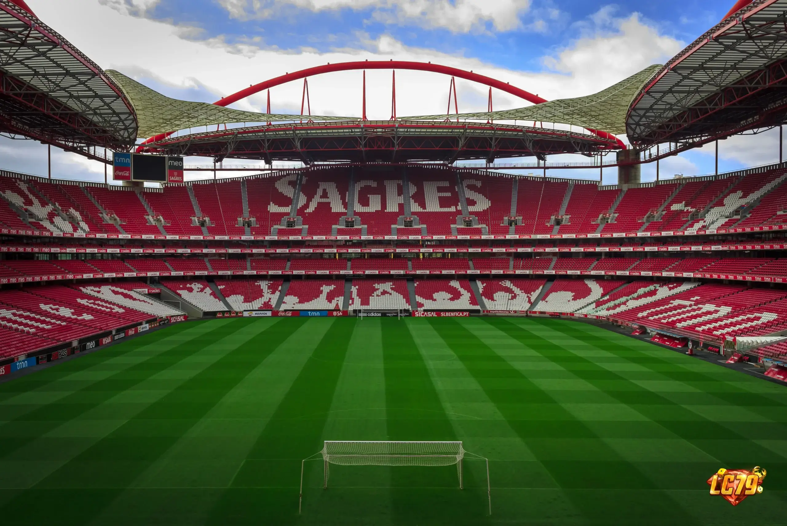 Estádio da Luz, sân nhà Benfica trong trận gặp Hearts ở Europa League