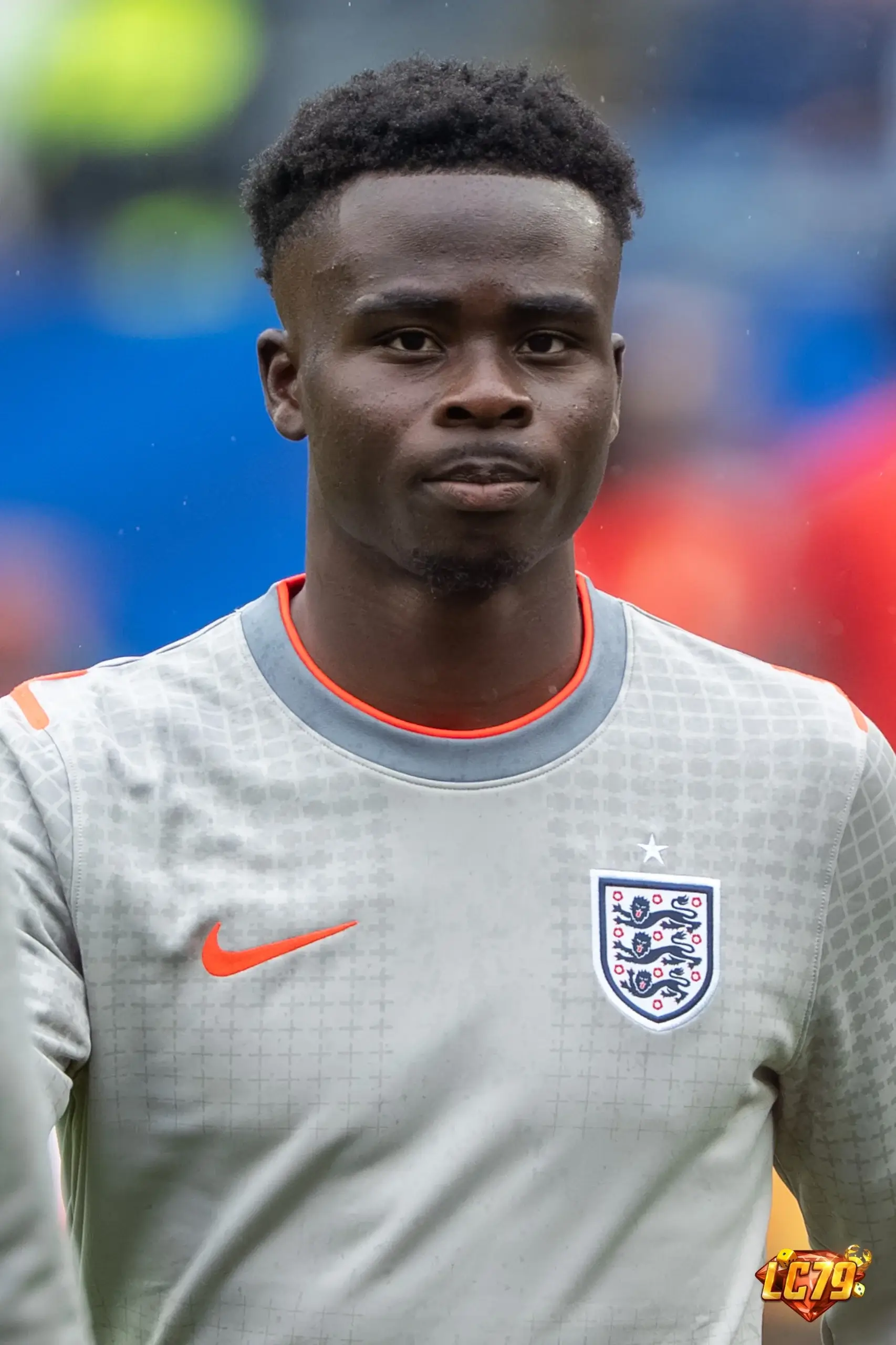 Bukayo Saka trong màu áo England, ảnh đã gắn watermark LC79