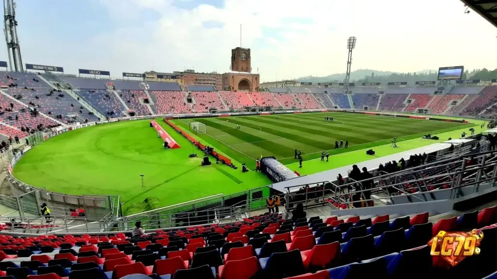 Stadio Renato Dall'Ara trước trận Bologna vs Lazio, ảnh đã gắn watermark LC79
