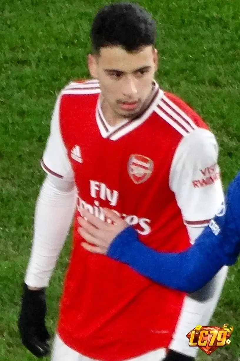 Gabriel Martinelli trong màu áo Arsenal, ảnh Wikimedia Commons đã đóng watermark LC79