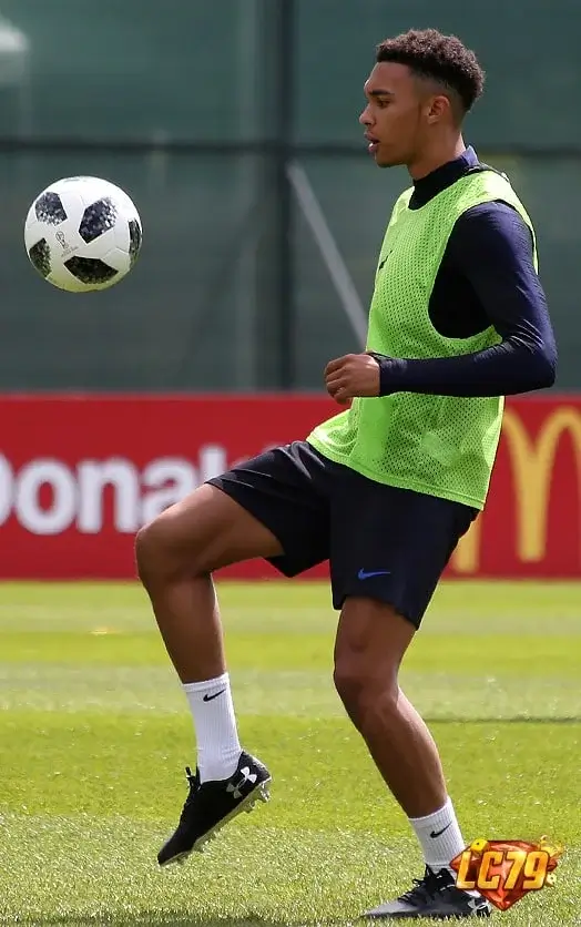 Trent Alexander-Arnold, ảnh đã đóng watermark LC79