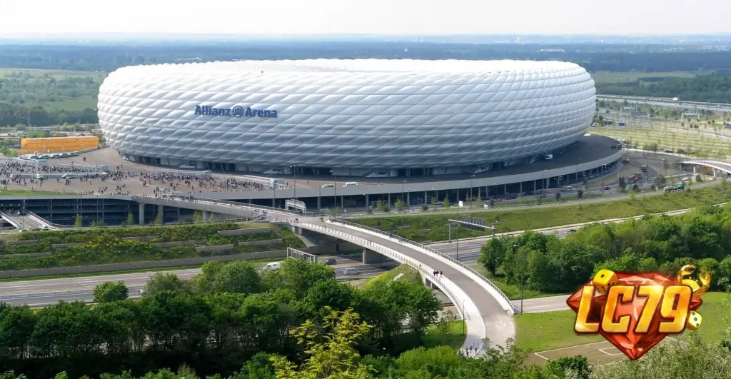 Allianz Arena trước Bayern vs Bodø/Glimt, ảnh đã đóng watermark LC79
