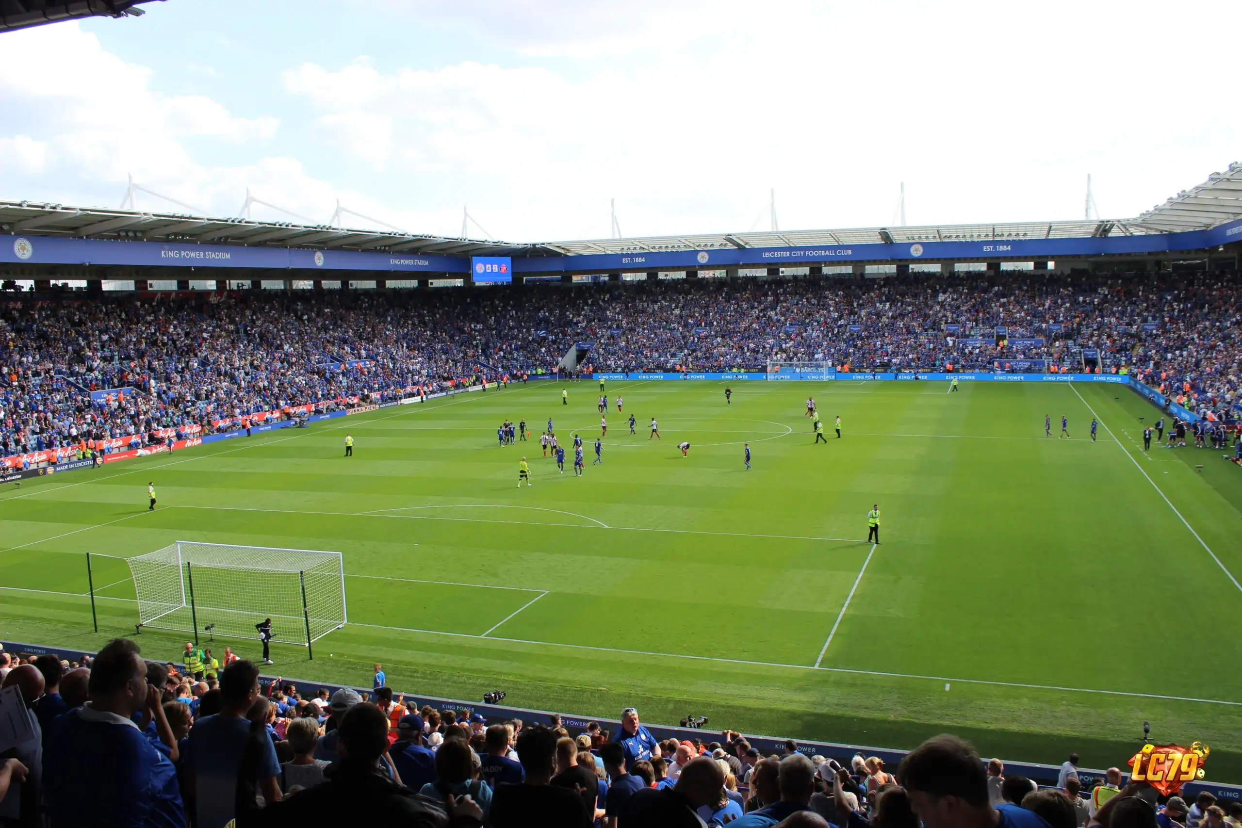 King Power Stadium trong bài phân tích Leicester thua Oxford 0-4