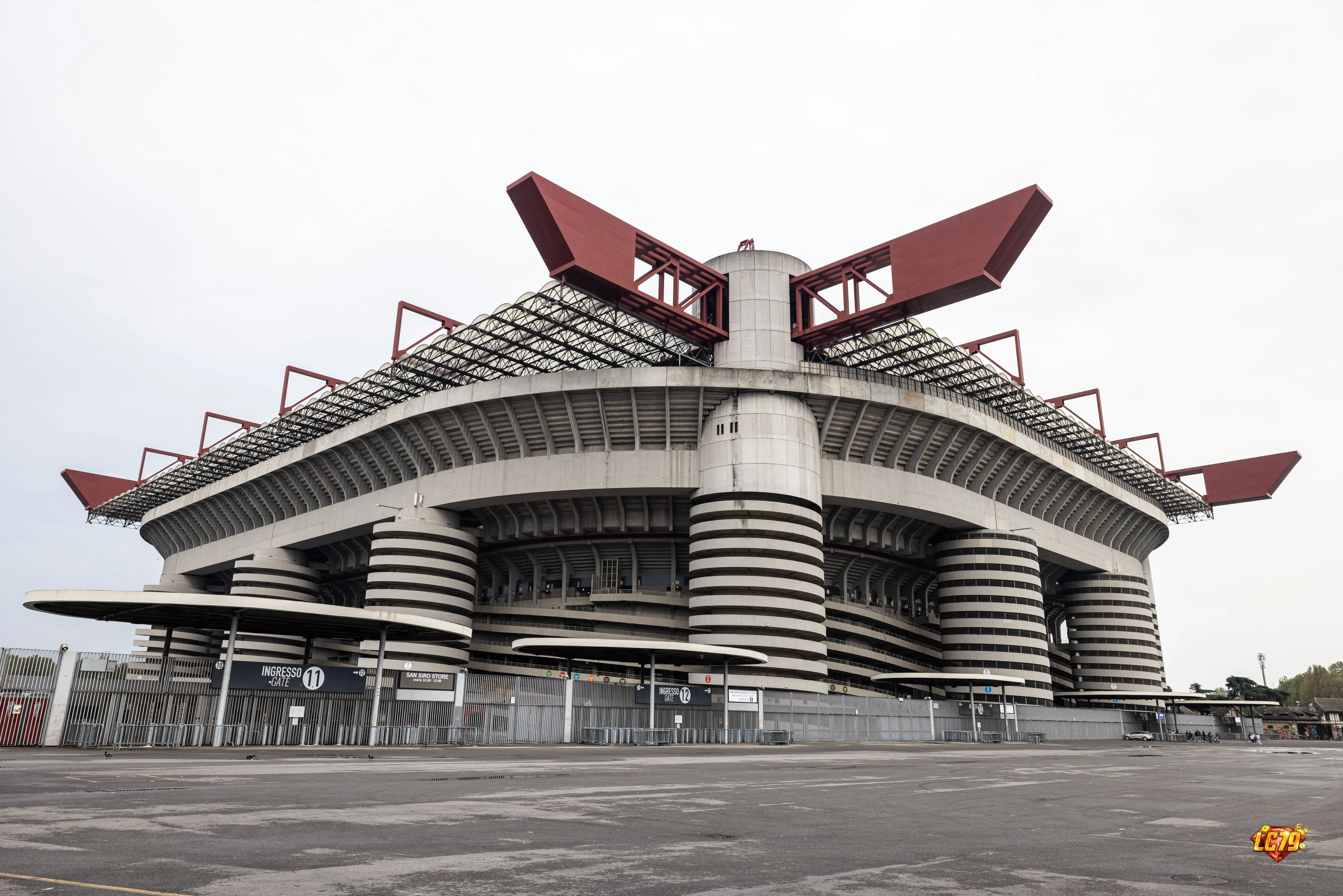 San Siro trước trận Milan vs Benfica ở Europa League