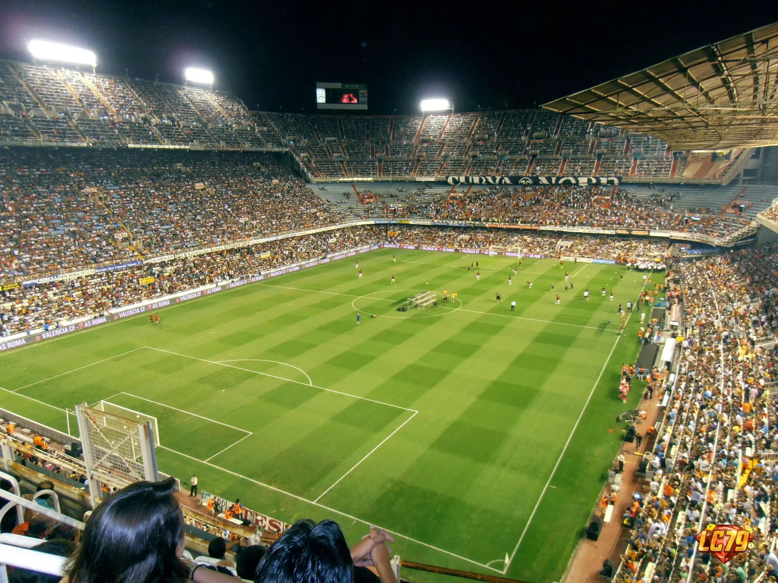 Sân Mestalla của Valencia CF, ảnh Wikimedia Commons đã watermark LC79