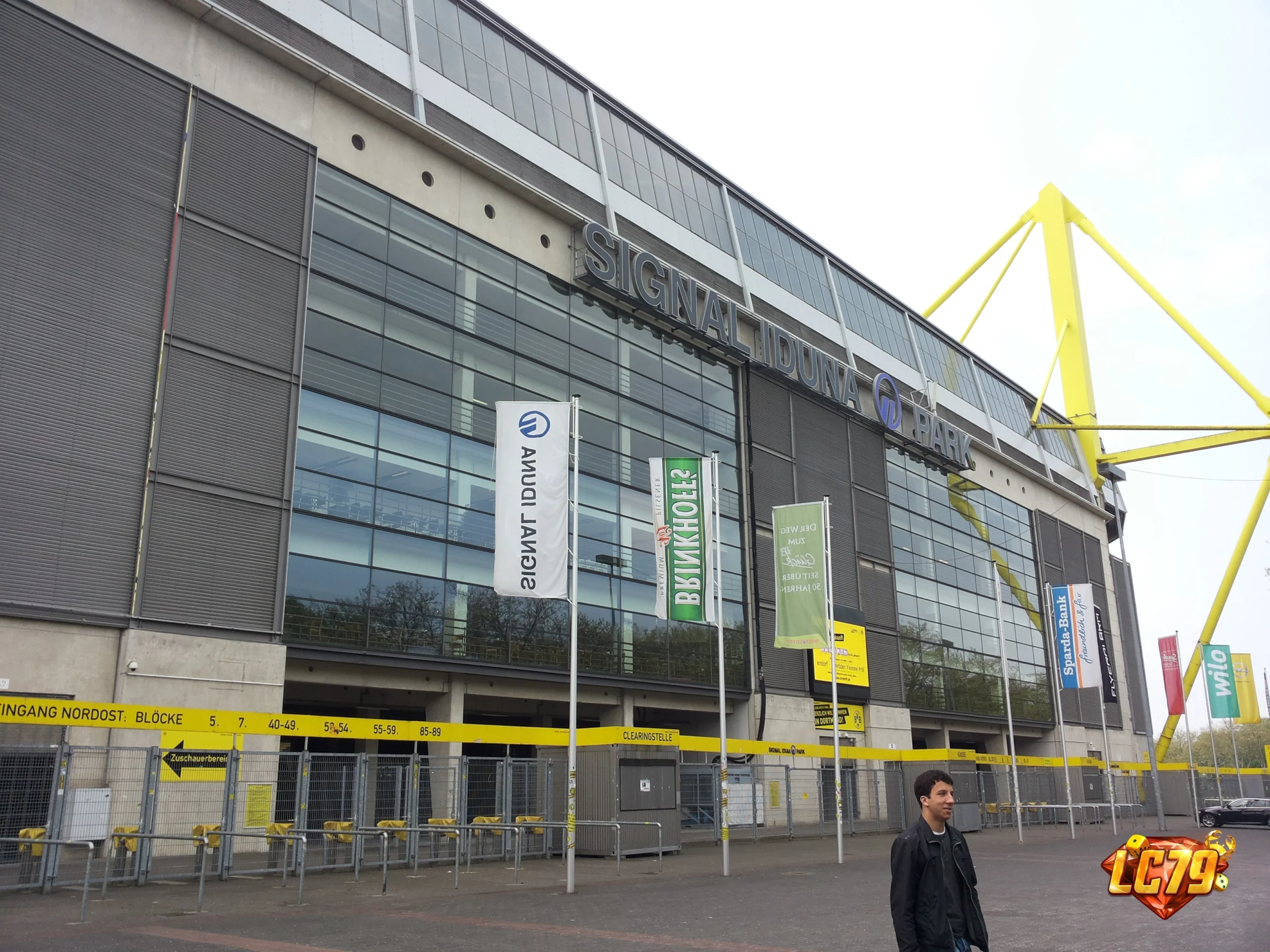 Signal Iduna Park trước trận Dortmund vs Betis ngày 04/11, ảnh đã đóng watermark LC79